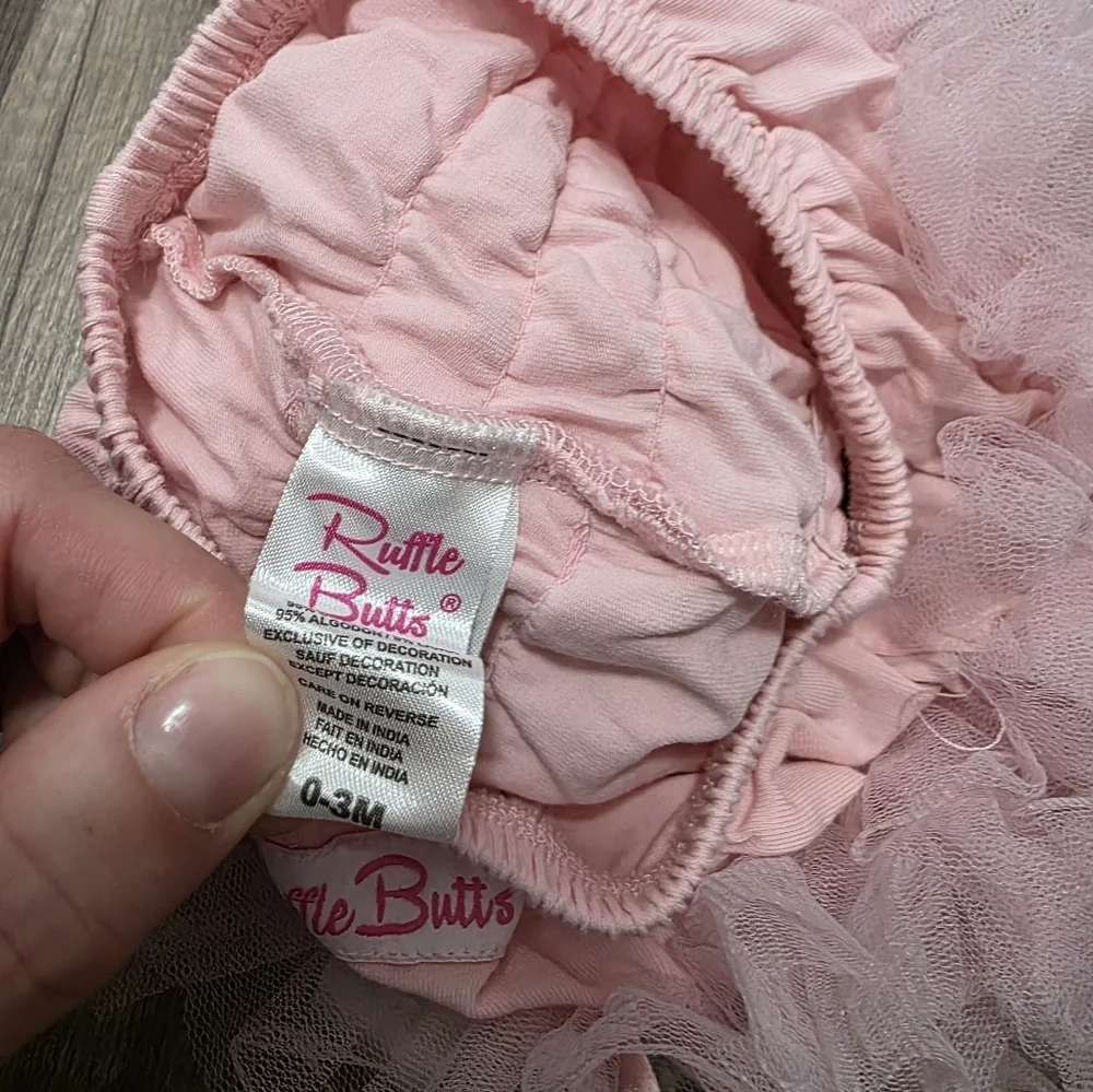 Ruffle Butts Baby 0-3 Months Panties Pink Ruffle Pants Babyshower Gift
